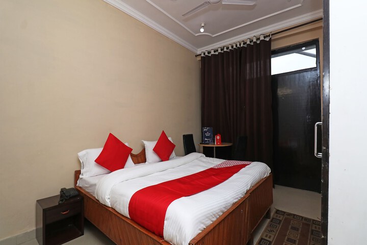 Room 11 of 25