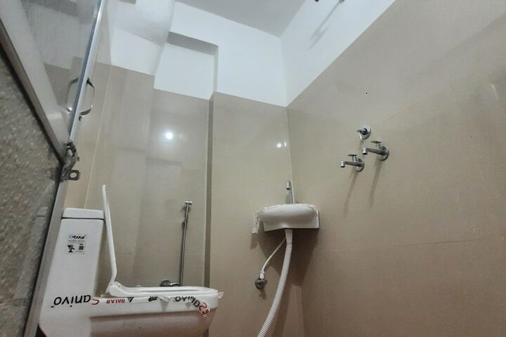 Room 3 of 6