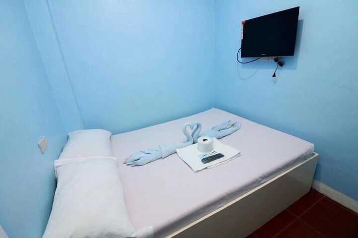 Room 10 of 23