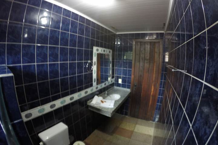 Room 8 of 10