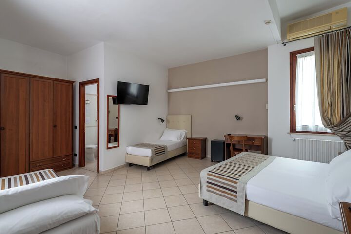 Room 10 of 39
