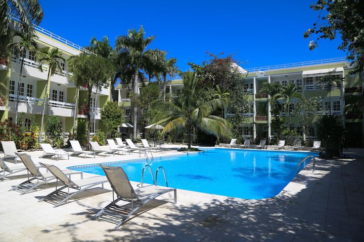 Hotel with Pool
