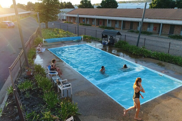 Hotel Pool