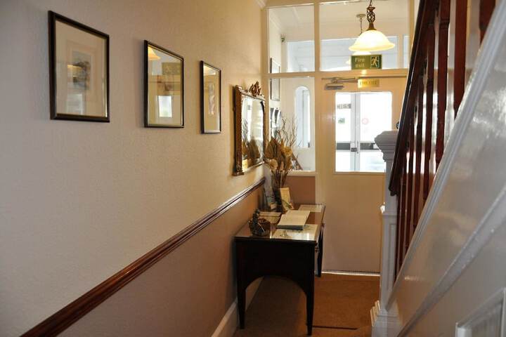 Guest Lobby