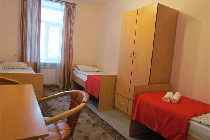 Room 6 of 44