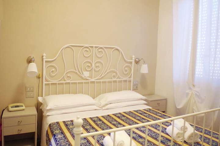 Room 6 of 73