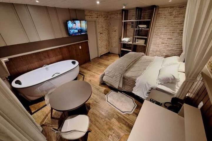 Room 3 of 55