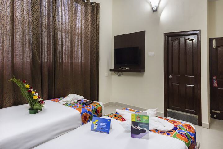 Room 16 of 28