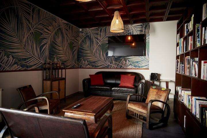 Room 11 of 14