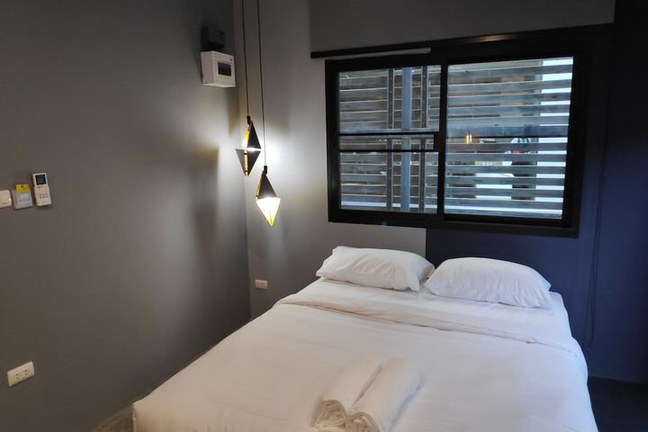 Room 16 of 36