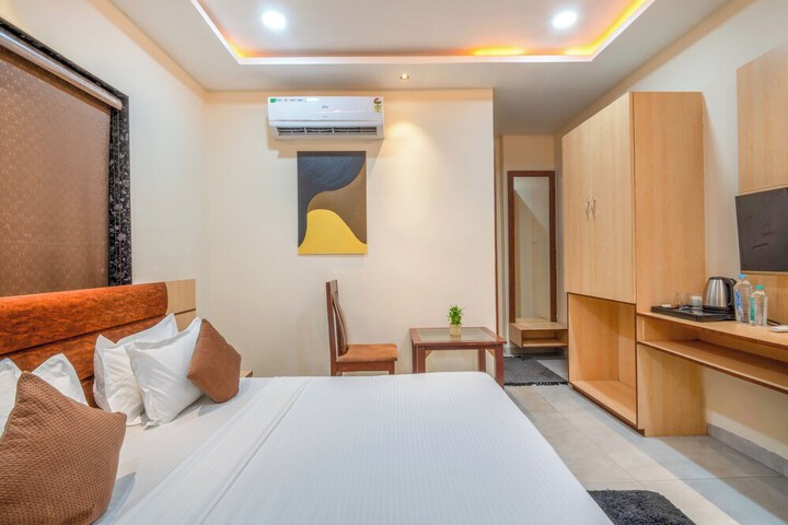 Room 9 of 27