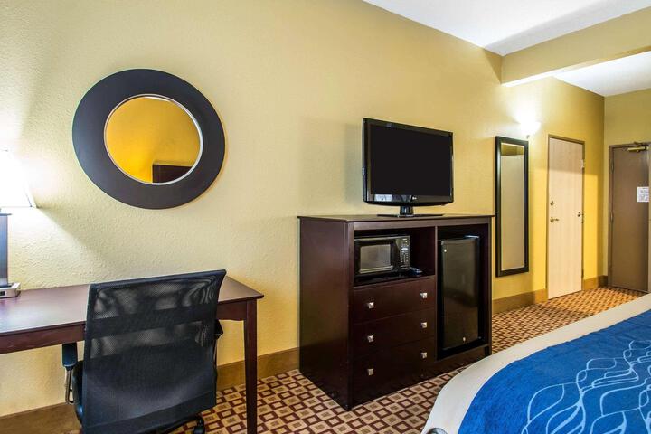 1 King Bed Mobility Accessible (4 of 14)