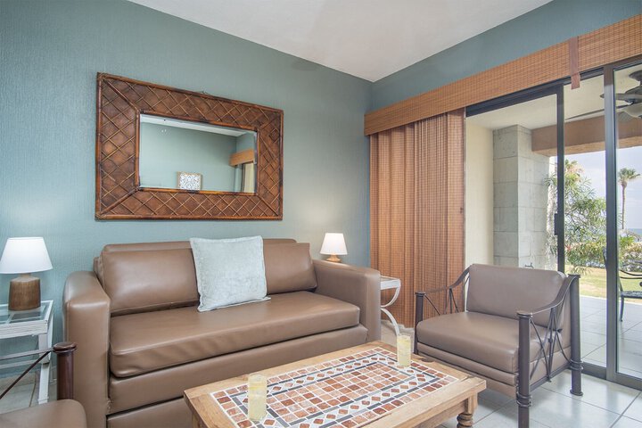 Room 212 of 599