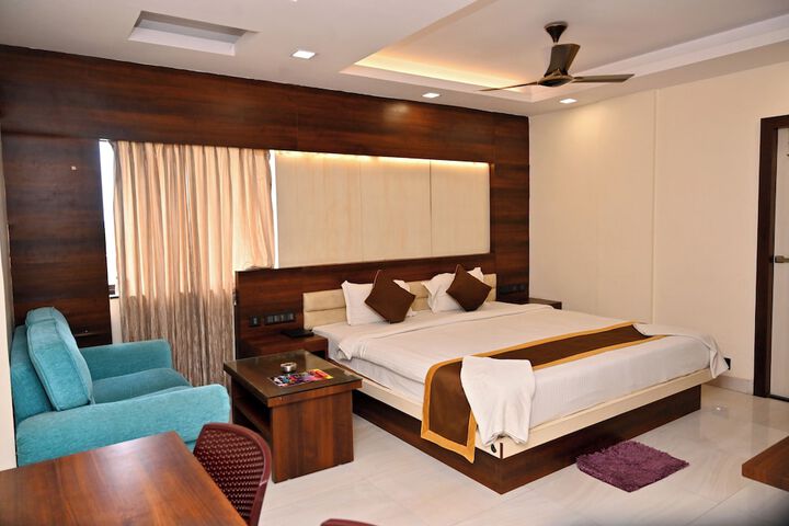 Room 53 of 114