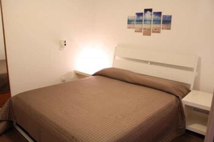 Room 4 of 10