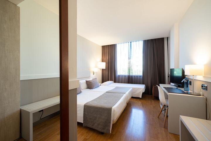 Room 12 of 63
