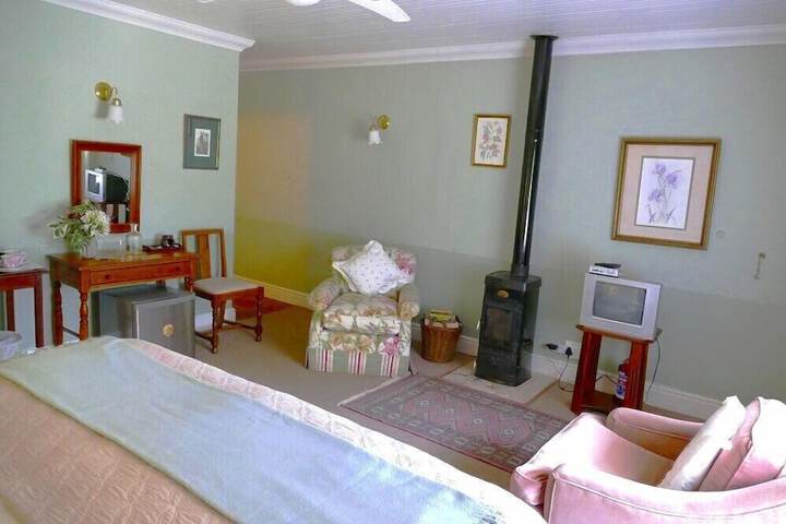 Room 13 of 28