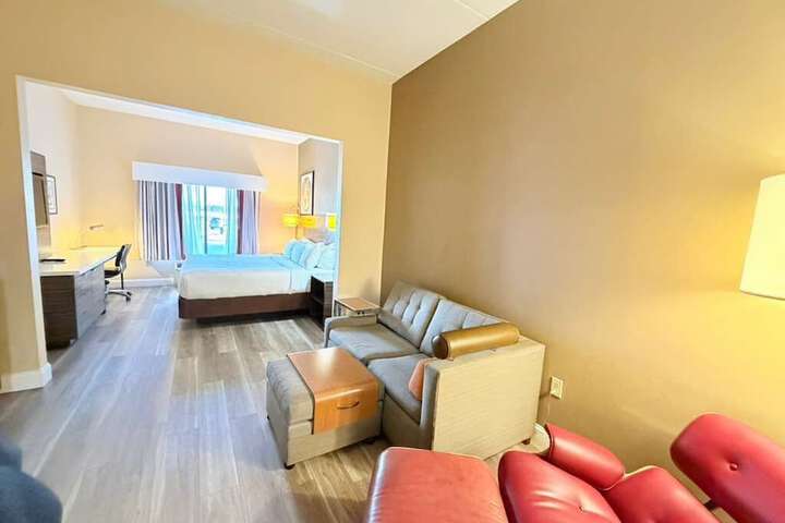 Room 42 of 71