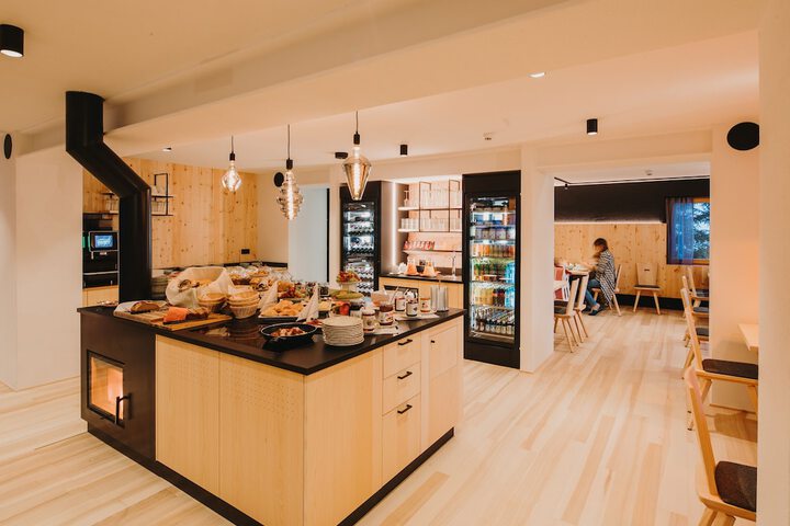 Breakfast/Coffee Service 112 of 117