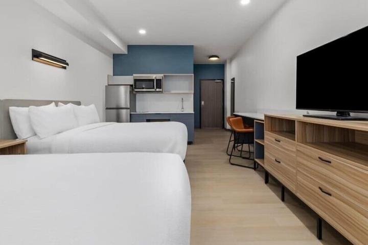 Room 6 of 40