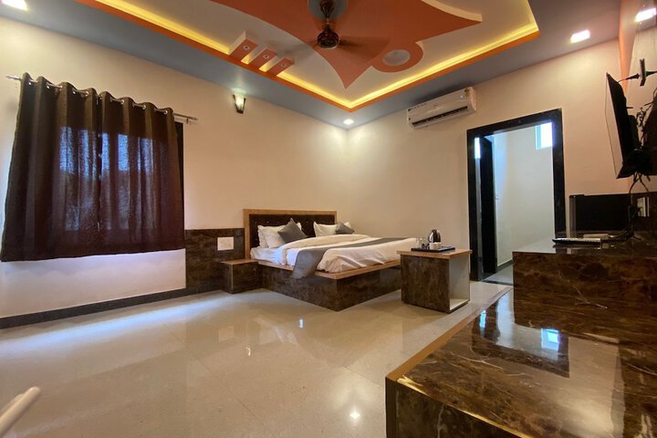 Room 3 of 46