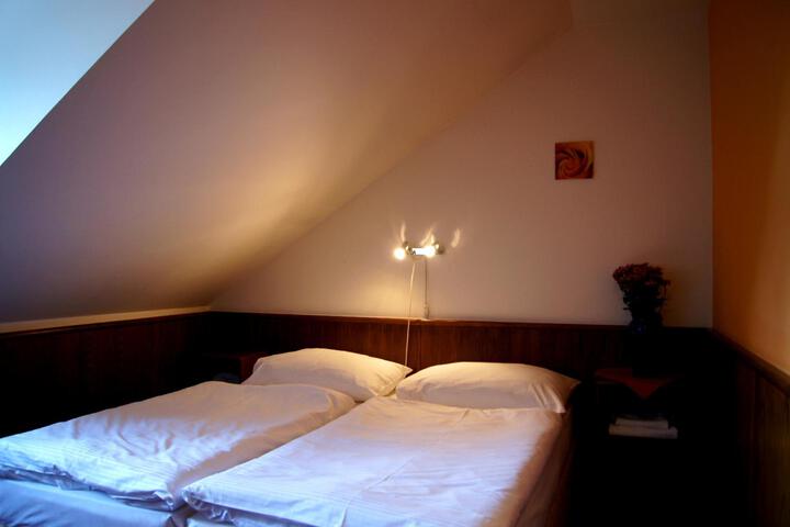 Room 8 of 64