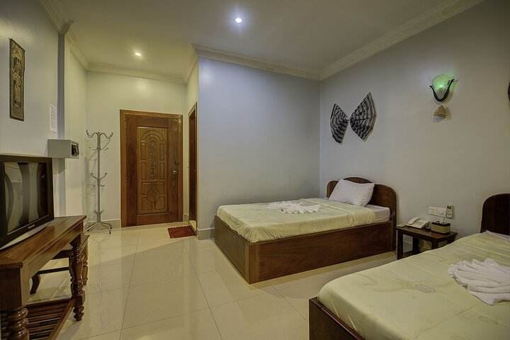 Room 25 of 66
