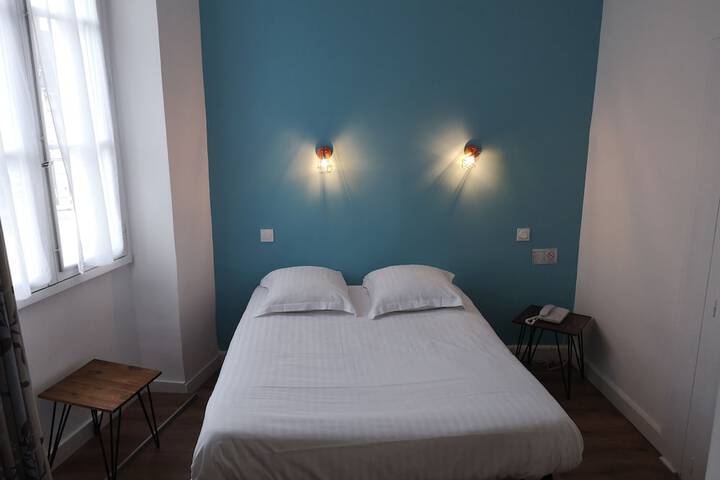 Room 15 of 48