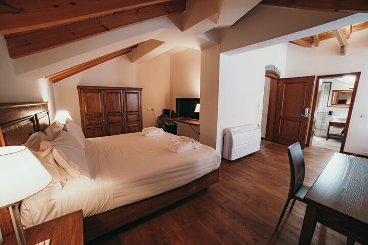Room 7 of 43
