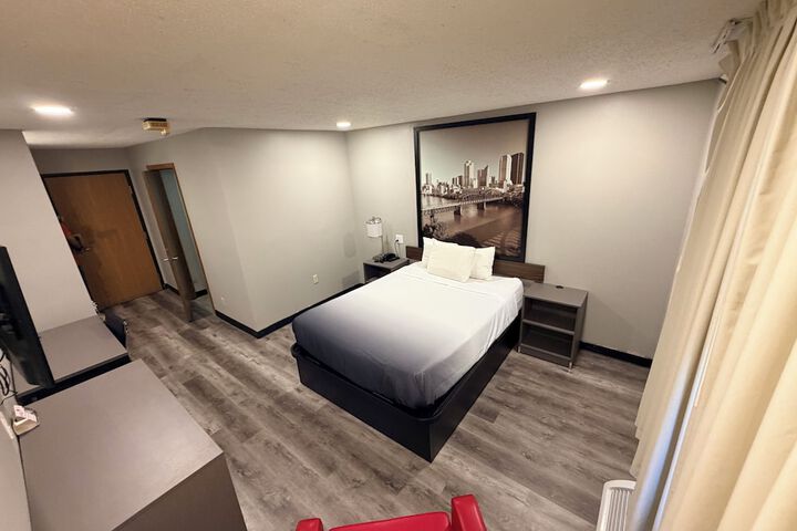 Room 36 of 90