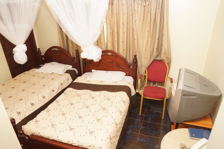 Room 7 of 72