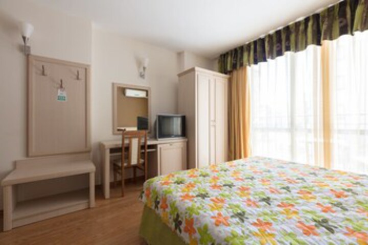 Room 15 of 16