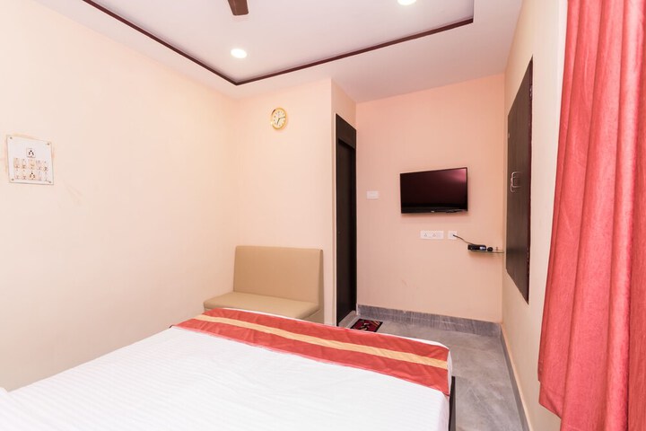 Room 9 of 22