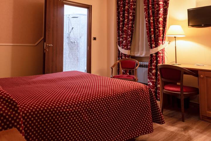 Room 17 of 100
