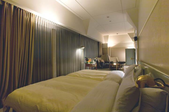Room 16 of 38