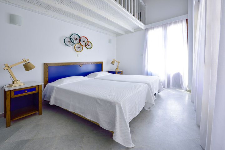 Room 8 of 36