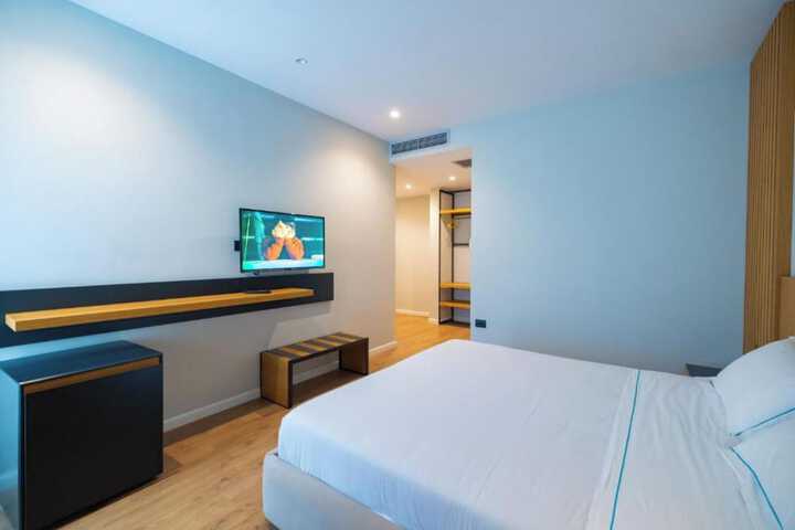 Room 44 of 52