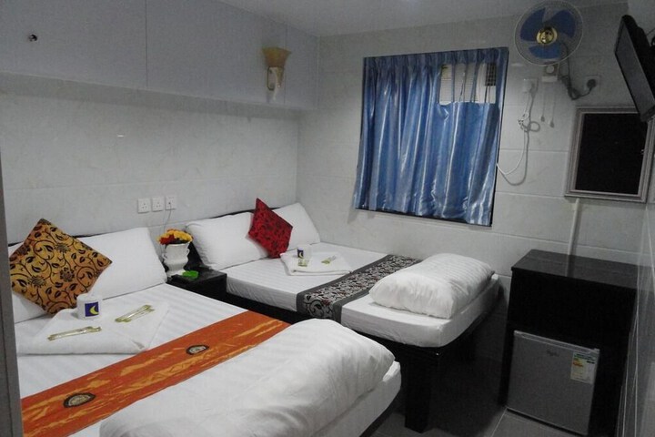 Room 5 of 20