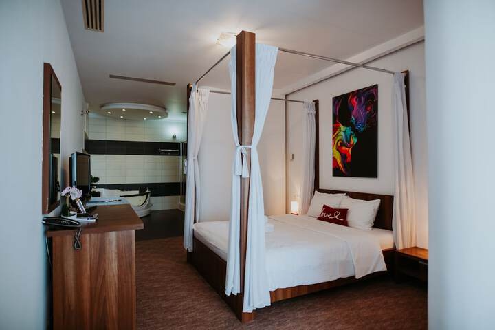 Room 25 of 57