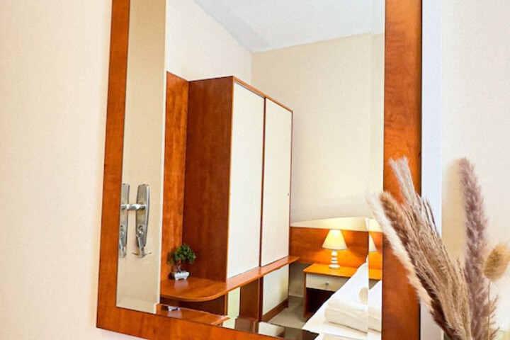 Room 10 of 41