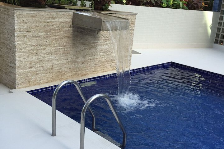 Pool 116 of 487