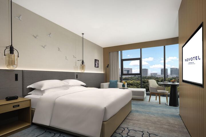 Room 2 of 35