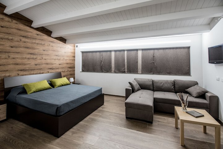 Room 3 of 53