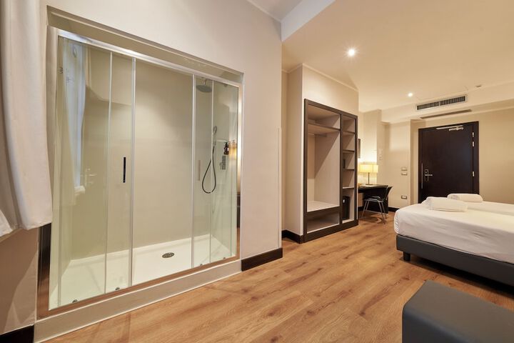 Room 17 of 26