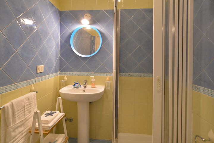 Room 16 of 31