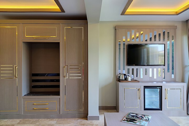 Room 10 of 49