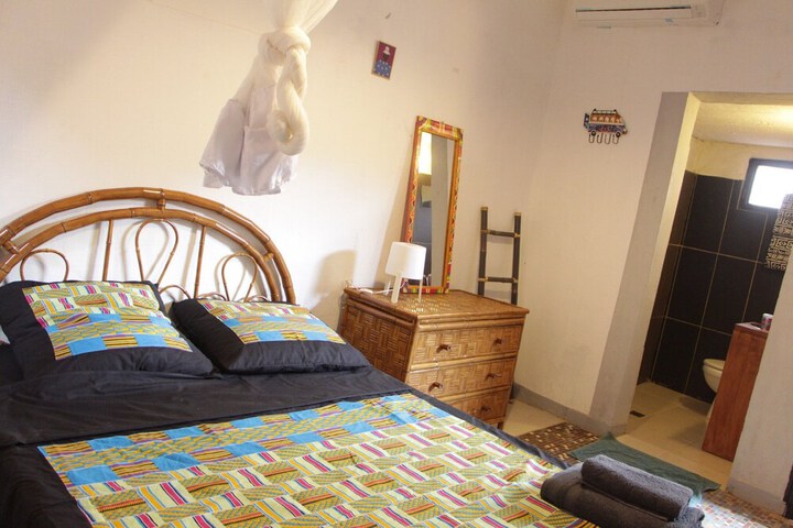 Room 4 of 37