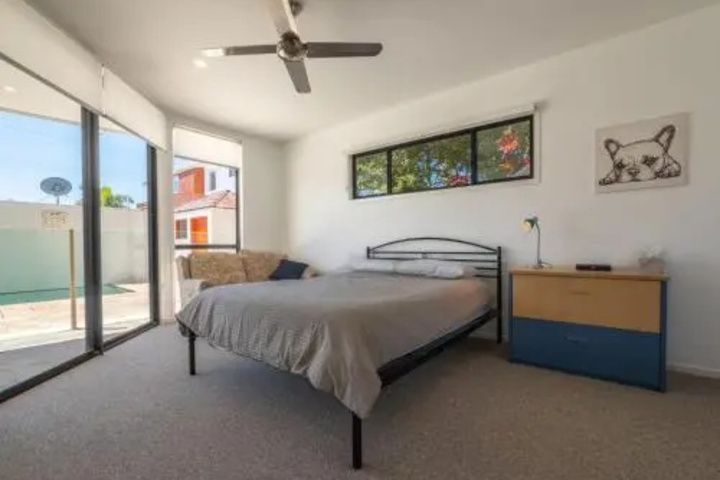Room 2 of 6