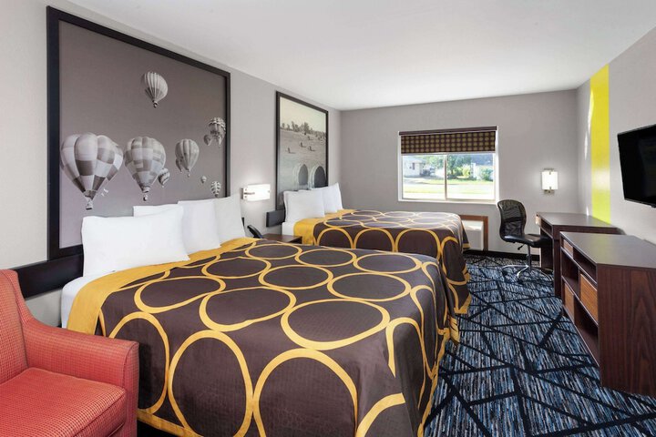 1 Queen Bed (1 of 17)