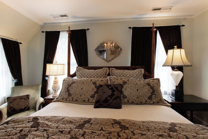 Room 34 of 61